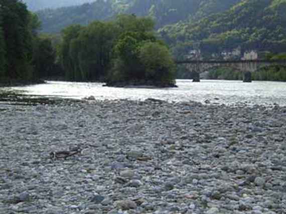 Estuary of the Sill into the Inn with a large area of gravel (gravel bar)