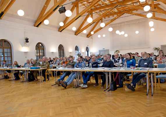 Voller Saal
