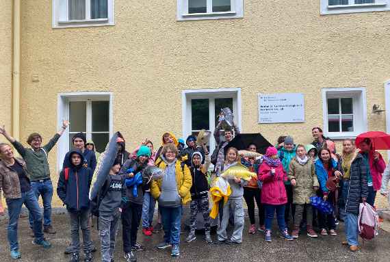 Gruppenfoto im Regen
