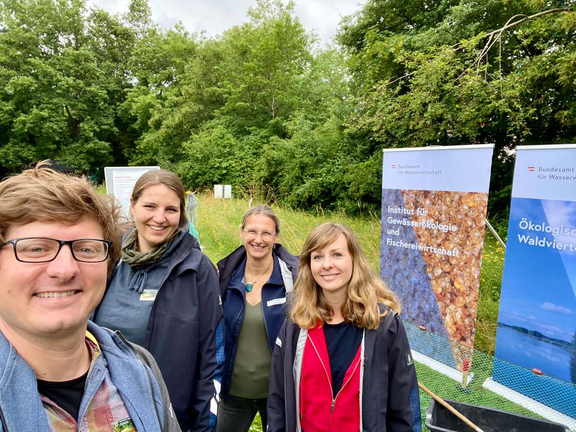 Gruppenfoto der anwesenden BAW-Mitarbeiter:innen Florian Keil, Anna Dünser, Daniela Achleitner und Elisabeth Peham