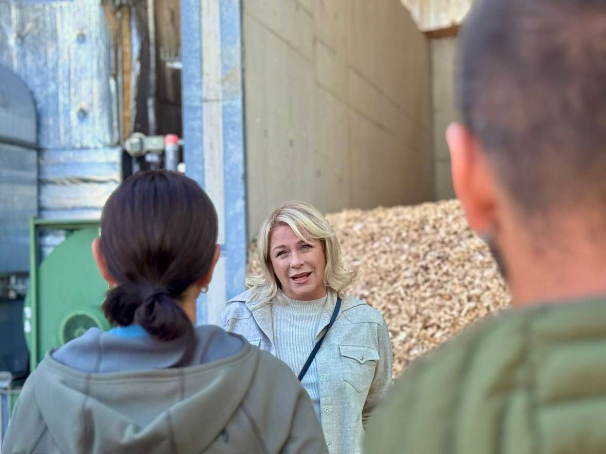 Keferböck Eva erklärt Garnelenzucht