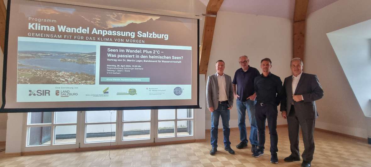 v.l. Martin Luger (Leiter Abteilung Seenkunde, Institut für Gewässerkunde und Fischereiwirtschaft, Bundesamt für Wasserwirtschaft), Gerhard Pausch (Regionalverband Salzburger Seenland), Fritz Zobl (Programm Klima Wandel Anpassung Salzburg), Bgm. Wolfgang Wagner (Obmann Stv. Regionalverband Salzburger Seenland)
