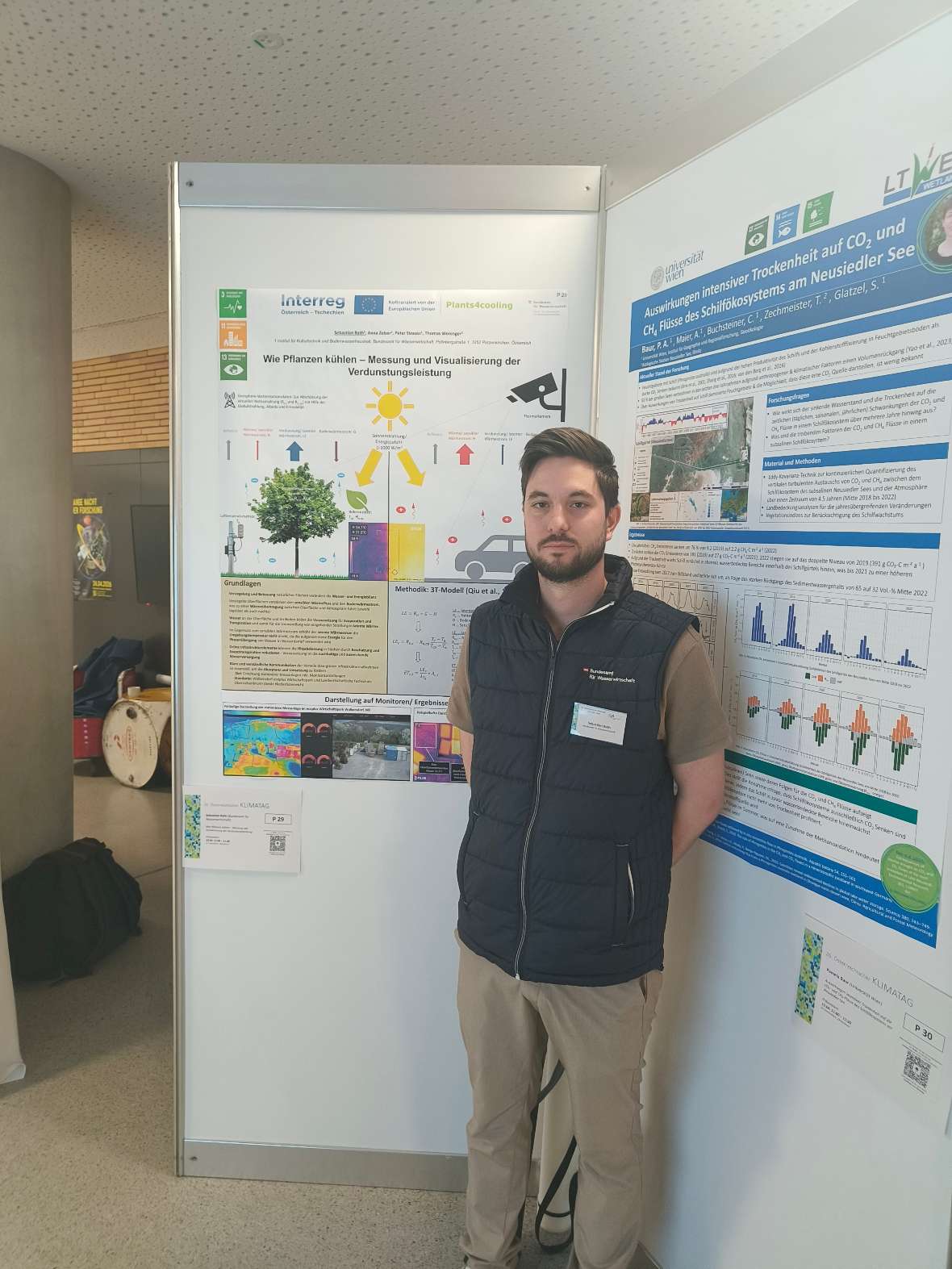 Sebastian Rath mit seinem Poster am 26. Österreichischen Klimatag 2026.