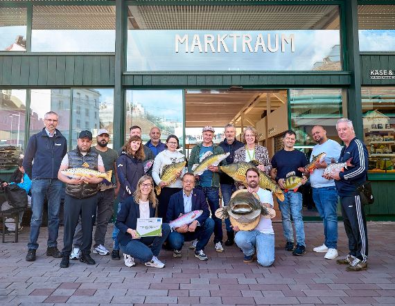 Das Organisatoren Team, die Vortragenden und die Teilnehmer des ersten Kurstages am 12. Oktober am Naschmarkt in Wien.