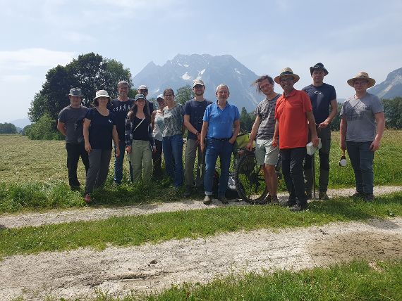 Gruppenbild der versammelten boden- und vegetationskundlichen Kompetenz.